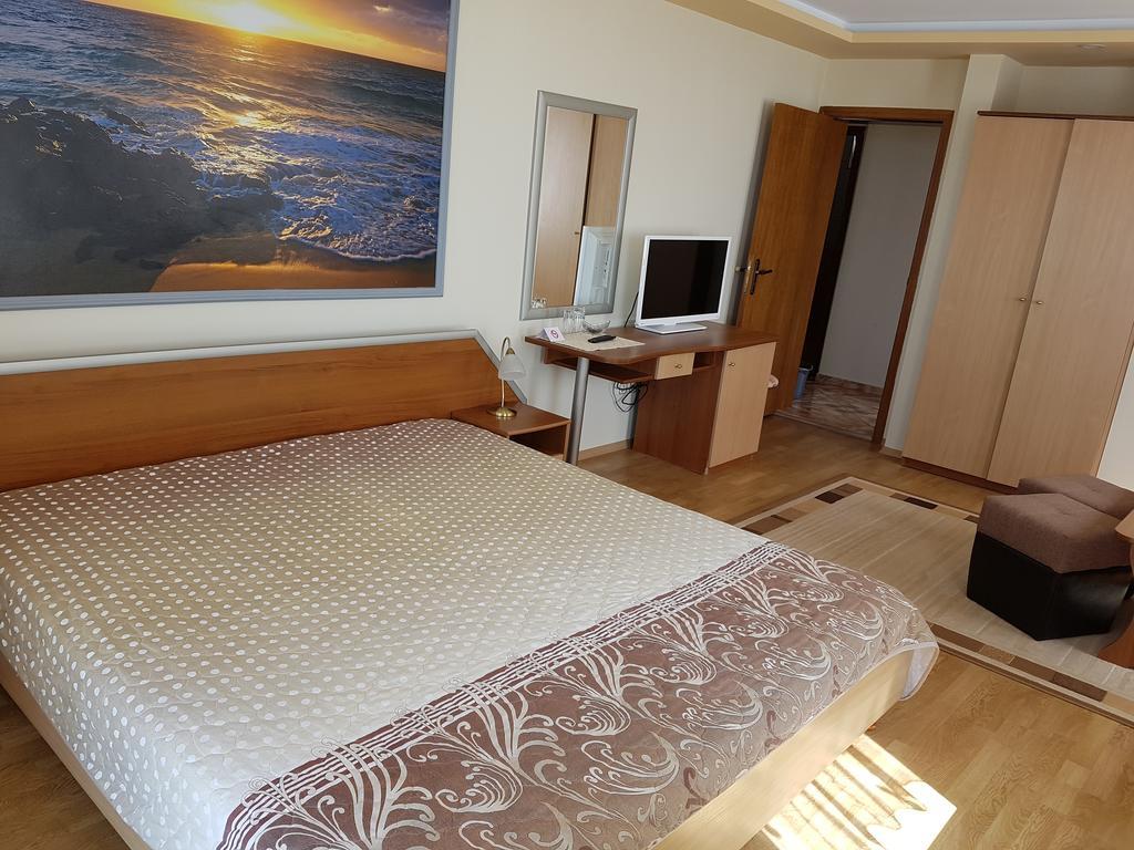 Guest House Ianis Paradise Nesebar Ngoại thất bức ảnh